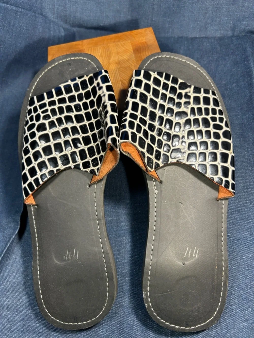 Handmade in Italy NWOT slide in leather slides